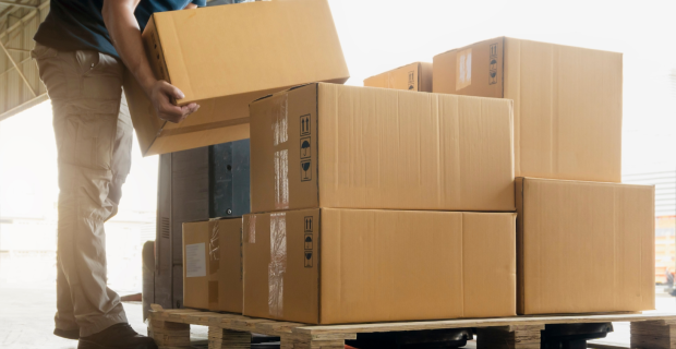 Mastering the Art of Loading a Pallet – 9 Tips for the Best Results!