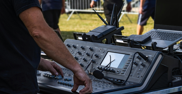 The Role of a Courier for Events: Making the Show Go On in 2025